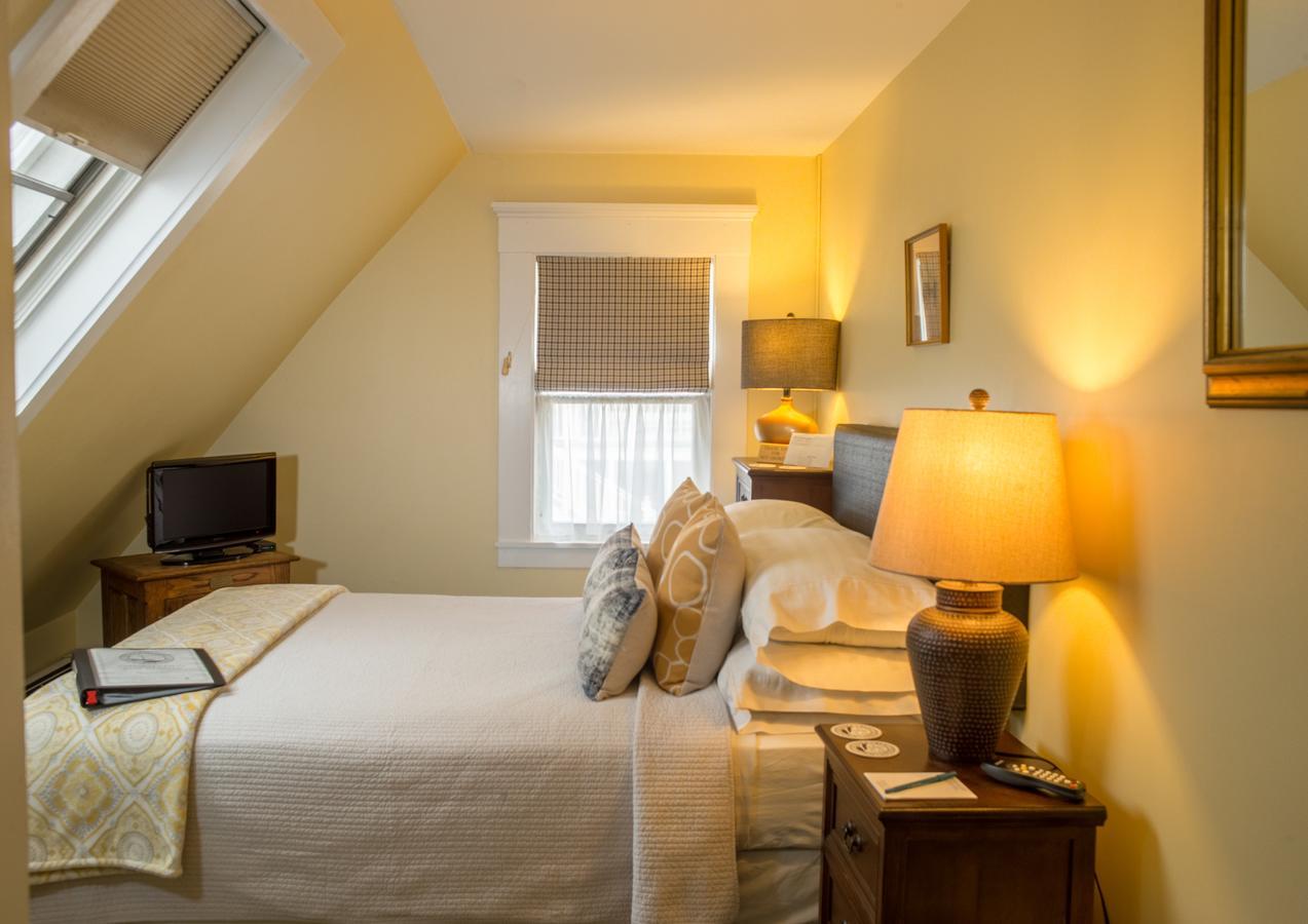 Beaconlight Guest House Провинстаун Екстериор снимка