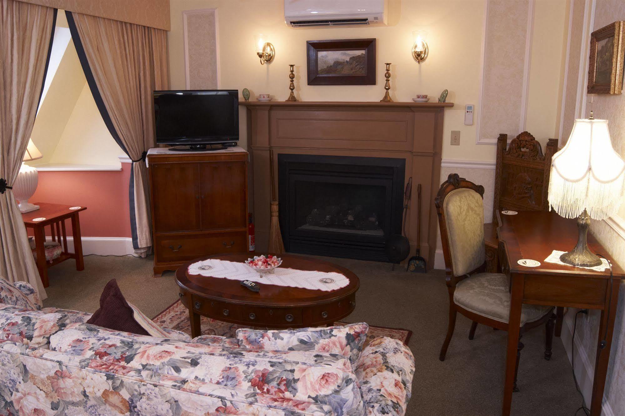 Beaconlight Guest House Провинстаун Екстериор снимка